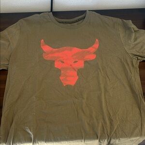 Under Armour Red and Green Short Sleeve Tee
